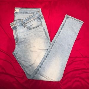 Hollister Light Wash Jeans 👖